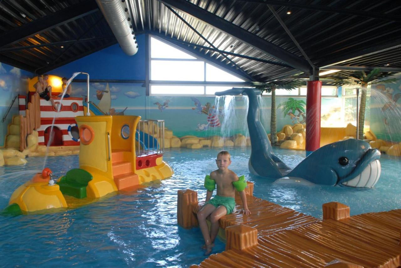 Villa Kajuit423 6Pers 5Sterren Vakantiepark Bergumermeer Aan Het Water In Friesland Met Zwembad à Suameer Extérieur photo